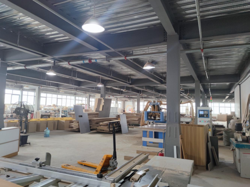 西安典致家具工廠監(jiān)控系統(tǒng)安裝中，感謝信任！