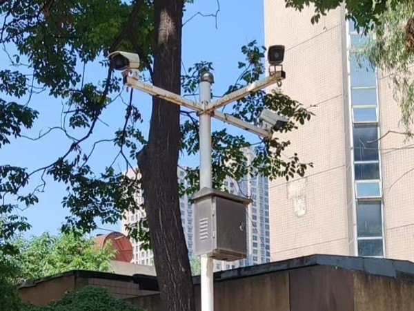 為您在西安的工廠安裝智能監(jiān)控攝像頭，構筑安全與效率的堅實屏障